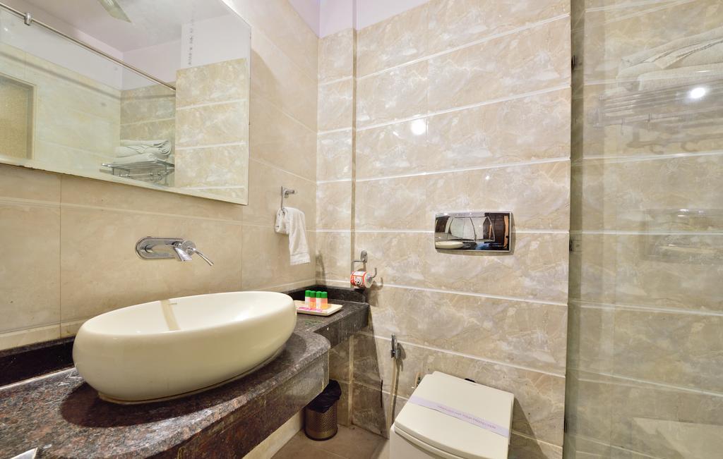 Hotel Taksh Inn Delhi  Luaran gambar
