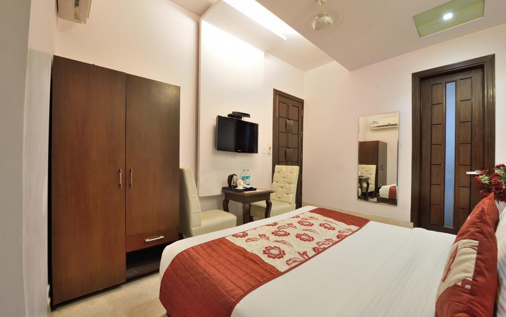Hotel Taksh Inn Delhi  Luaran gambar