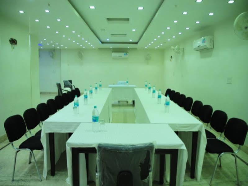 Hotel Taksh Inn Delhi  Luaran gambar